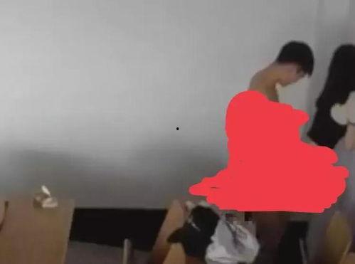 吃瓜视频大学情侣,吃瓜群众眼中的大学情侣日常