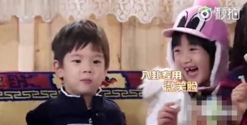 八卦吃瓜搞笑视频博主,搞笑视频博主带你笑翻天！